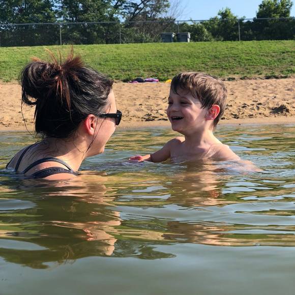 Meet your Posher, Aida - Picture 1 of 1